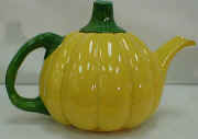 weller-utilitypumpkinteapot.jpg (21912 bytes)